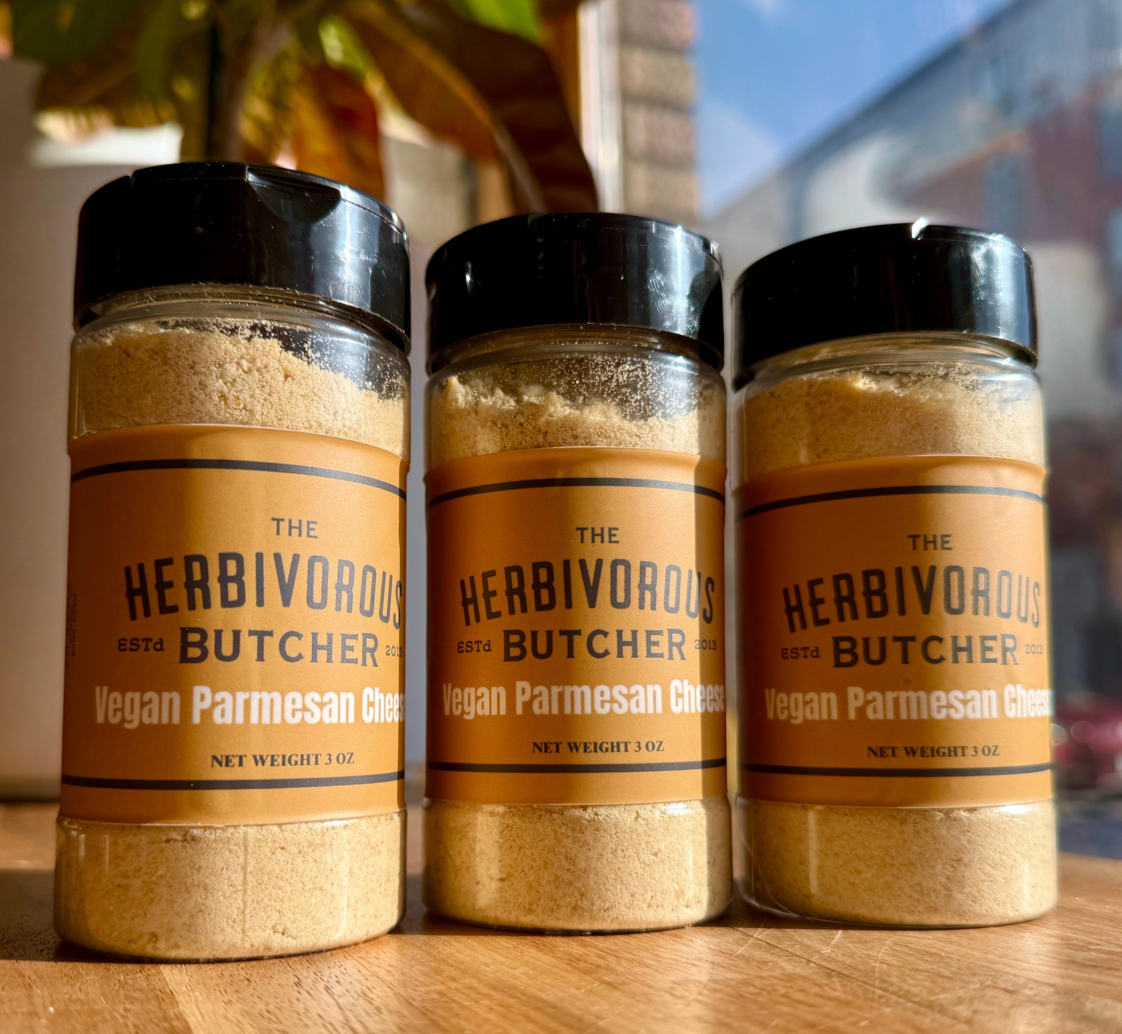 ケ*ウ様 Butcher ProductS A la Carte Cashew Parmesan (3oz) – The Herbivorous Butcher